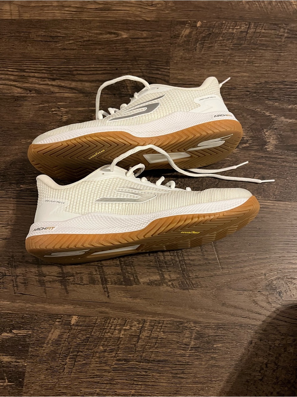Skechers viper court pro 2.0 White pickleball sneakers Goodyear sole arch fit 9